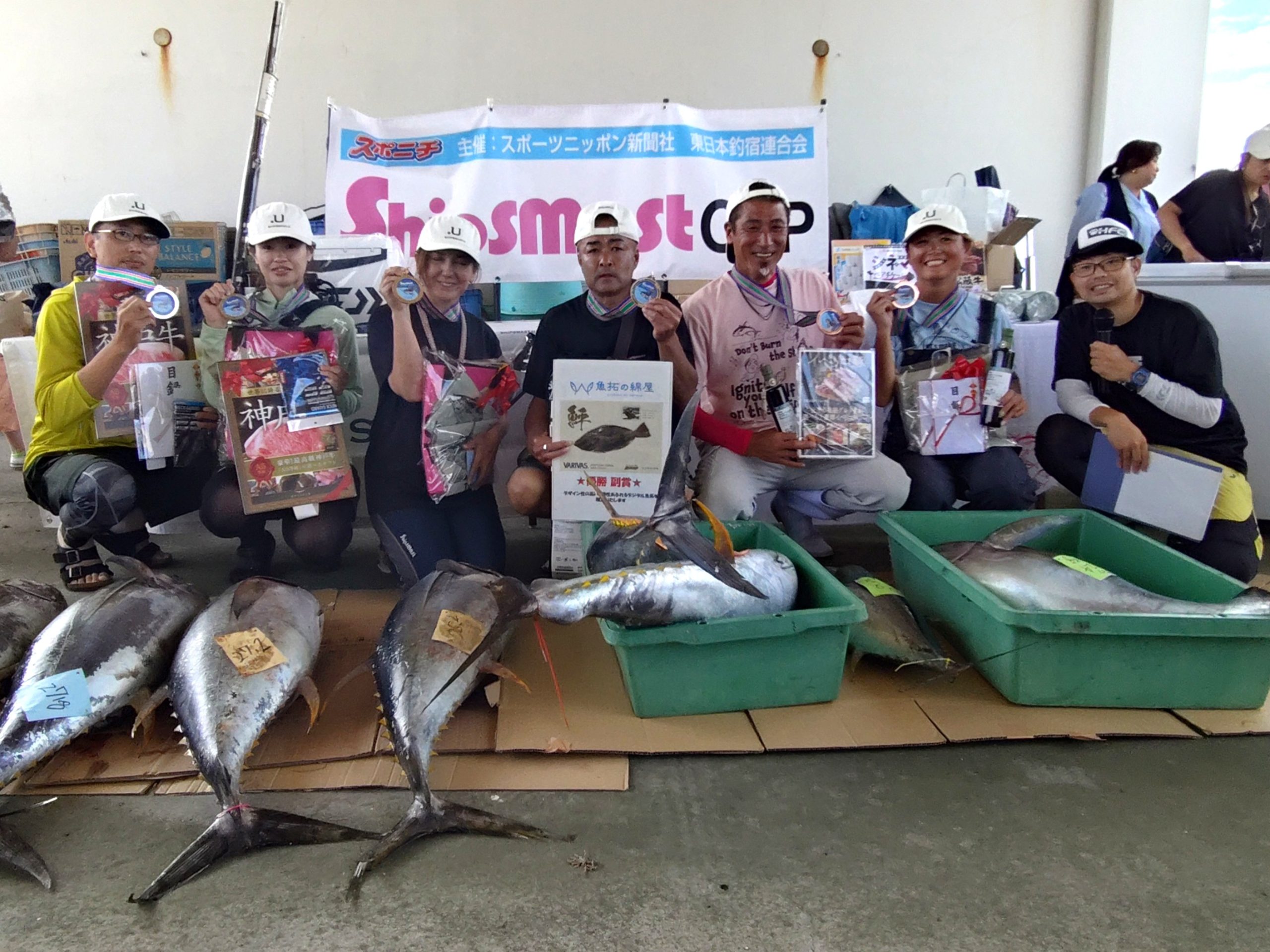 写真の釣具全部です 釣具アニー公式サイト 定休日 月曜日 14時～20時まで